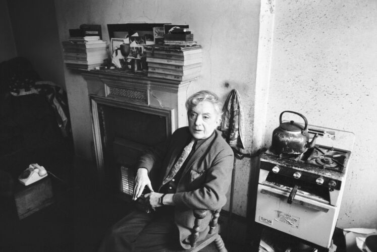 MW_AU005: Quentin Crisp in his room