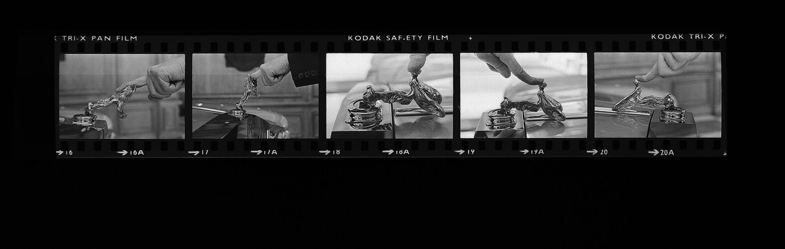 MW_C0061: Rolls Royce mascot