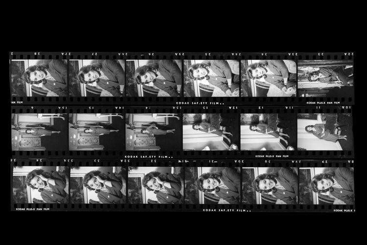 MW_K0079_10_B: Jill St John