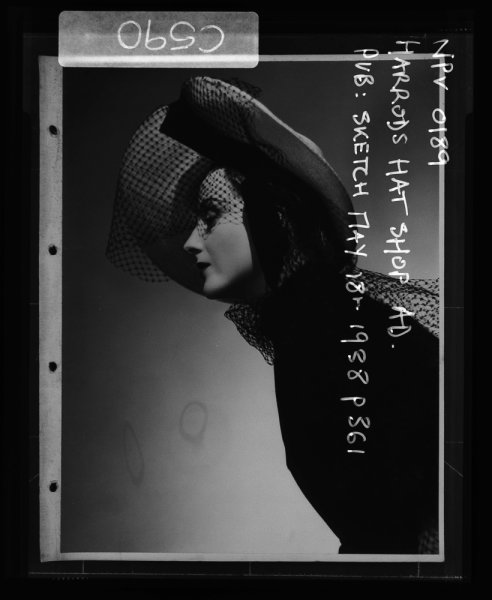 NP04D4_1938_007: Lady in Hat
