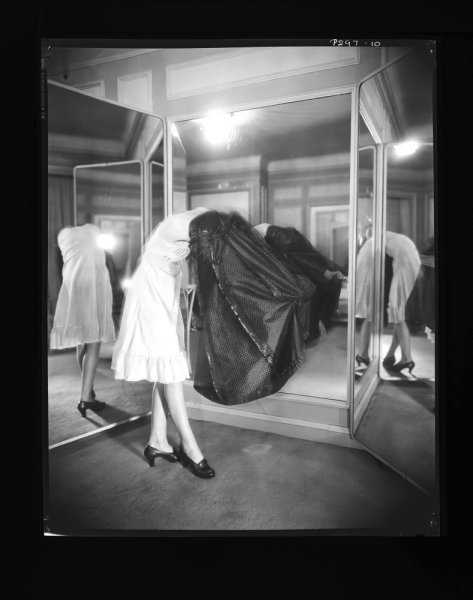 NP05E1_1948_005D: The Lead (Dressing), Vogue