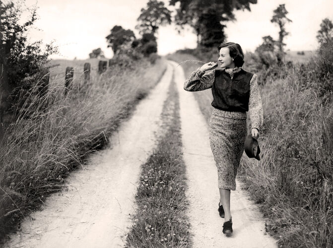 NP_FA_30s004_sepia: You take the High Road