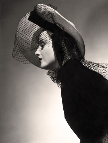 NP_FA_30s015_sepia: Lady in Hat