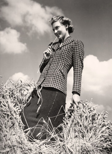 NP_FA_30s020_sepia: Harper's Bazaar Fashion Editorial