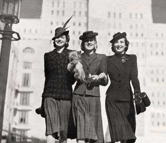 NP_FA_30s029: Harper's Bazaar