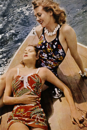 NP_FA_30s033: Swimsuit fashions