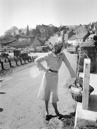 NP_FA_40s016: The Costwold Country