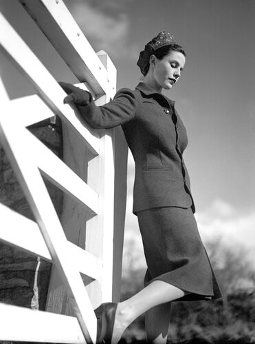 NP_FA_40s143: Cotswold Country