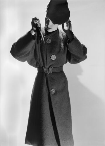 NP_FA_40s160: Vogue Christmas 1943