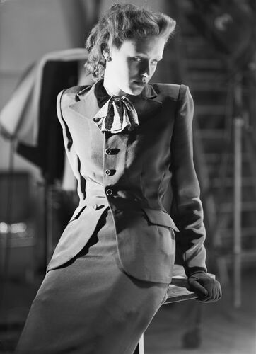 NP_FA_40s204: Vogue March 1945