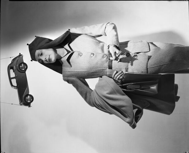 NP_FA_40s224: Vogue May 1947