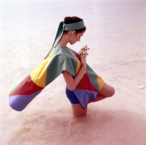 NP_FA_50s130: Vogue magazine