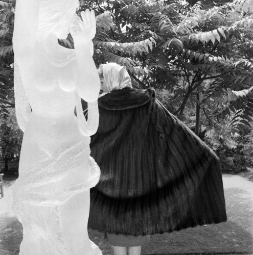 NP_FA_50s134: British Vogue, 1957
