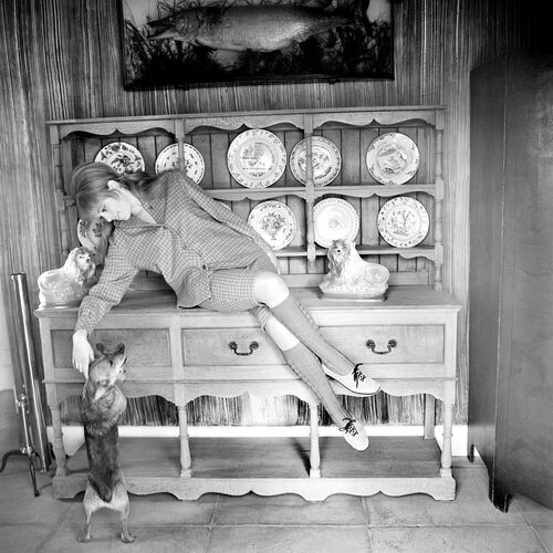 NP_FA_60s071: Queen magazine