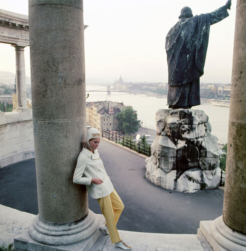 NP_FA_60s100: Hungary