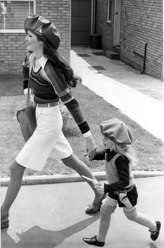 NP_FA_70s035: More Fashion Than Money: What Clothes Together?