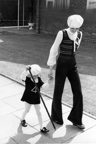 NP_FA_70s037: More Fashion Than Money: What Clothes Together?