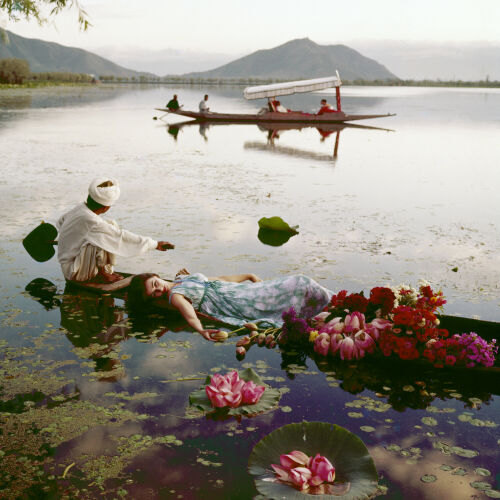 NP_FA_AG005: Floating with Flowers