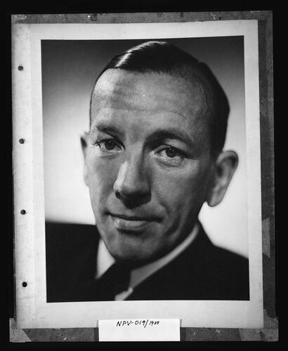 NP_NP04D4_1930s_undated002: 1930s Vogue