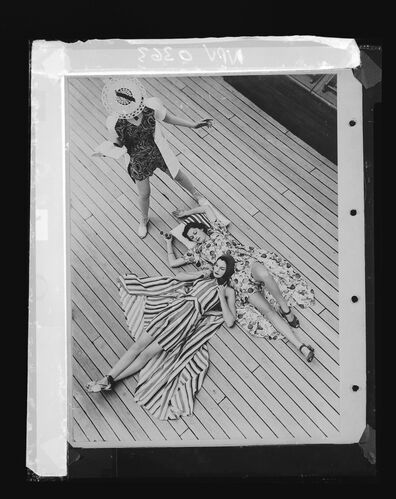 NP_NP04D4_1930s_undated010: Fashion by Dilkusha and Paquin