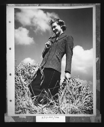 NP_NP04D4_1936_002A: Harper's Bazaar Fashion Editorial