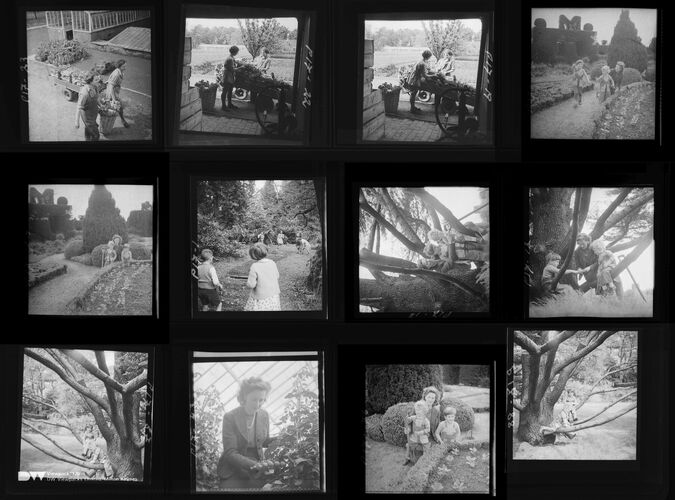 NP_NP04D4_1942_003B: 1942 Vogue