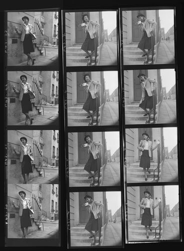 NP_NP04D4_1942_015B: 1942 Vogue