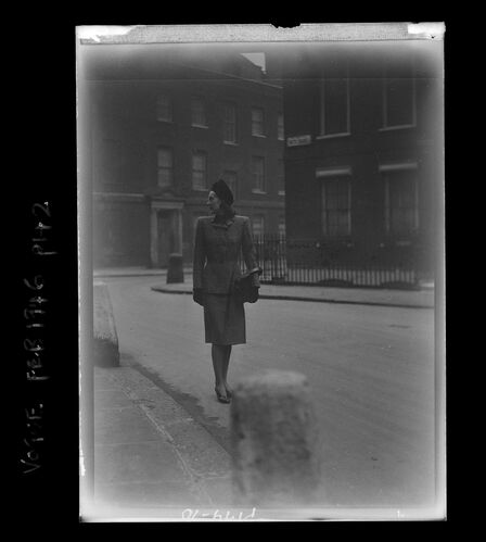 NP_NP04D4_1943_004: Vogue 1946