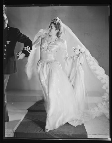 NP_NP04D4_1943_008: Bridal Gown