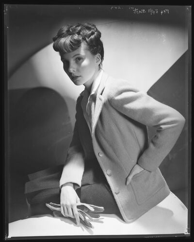 NP_NP04D4_1943_013: Vogue's Choice of the Month