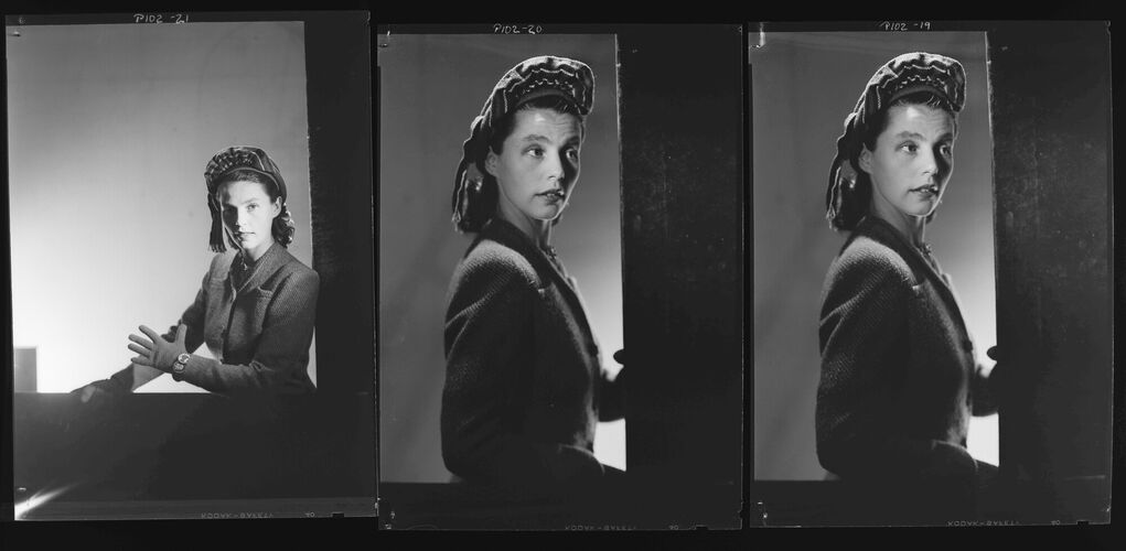 NP_NP04D4_1944_044A: Vogue September 1944