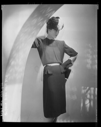 NP_NP04D4_1944_059: Molyneux Dress