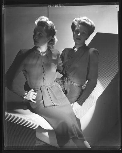 NP_NP04D4_1944_064: Stork Dresses