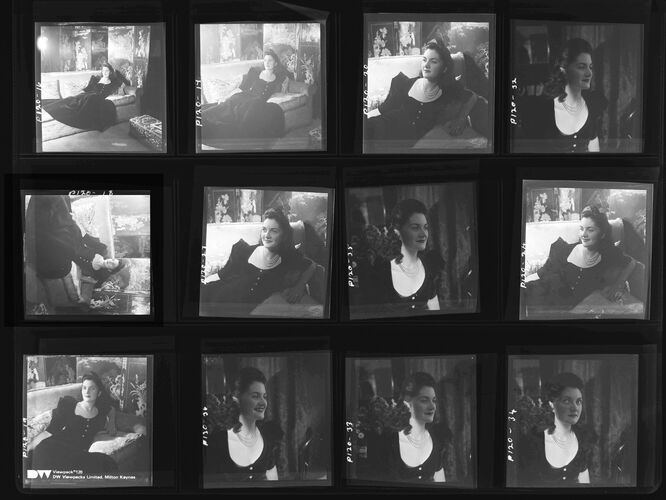 NP_NP04D4_1944_072: Vogue 1944