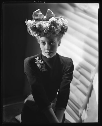 NP_NP04D4_1944_076A: Hats