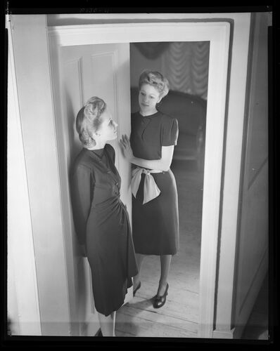 NP_NP04D4_1944_081: Wholesalers