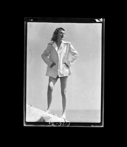 NP_NP05E1_1945_002G: Vogue 1948