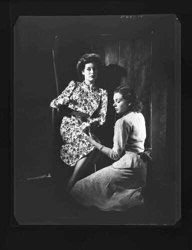 NP_NP05E1_1945_016_C: ’Perennial Prints’