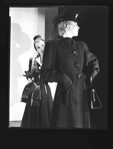 NP_NP05E1_1945_023_A: Couture