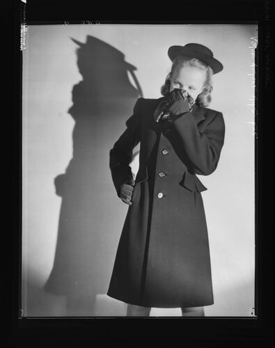 NP_NP05E1_1945_058: Teenage, Vogue August 1945