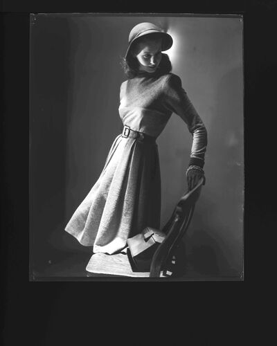 NP_NP05E1_1946_006H: Shophound Oils the Wheels