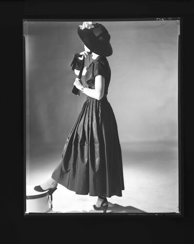 NP_NP05E1_1947_007A: Vogue March 1947