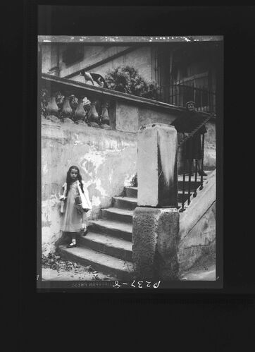 NP_NP05E1_1947_035: Vogue Christmas 1947