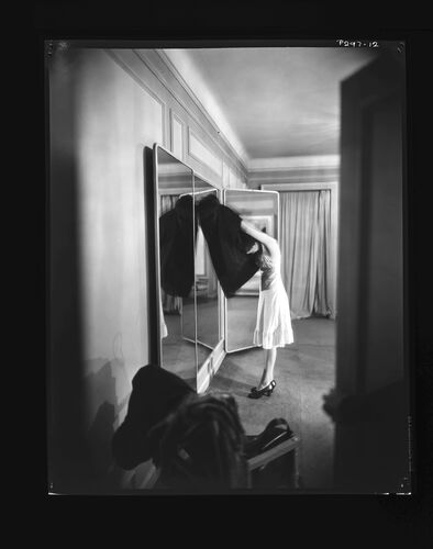 NP_NP05E1_1948_005B: The Lead (Dressing), Vogue