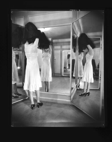 NP_NP05E1_1948_005C: The Lead (Dressing), Vogue