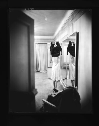 NP_NP05E1_1948_006C: The Lead (Dressing), Vogue