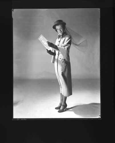 NP_NP05E1_1948_009A: London Collection