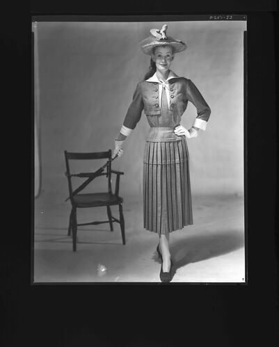 NP_NP05E1_1948_009B: London Collection