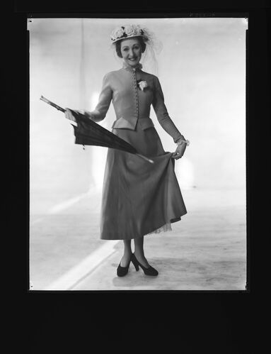 NP_NP05E1_1948_010C: London Collection