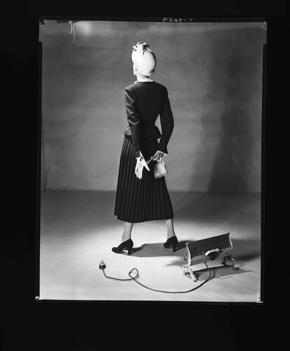 NP_NP05E1_1948_011B: London Collection